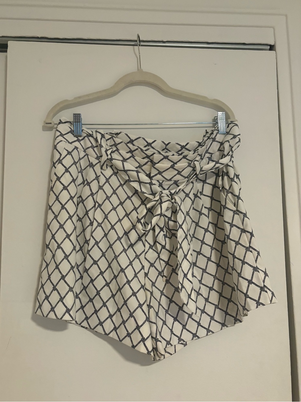 BANANA REPUBLIC TROUSER SHORTS SIZE 14